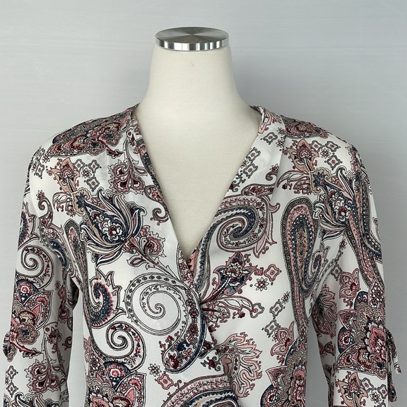 WHBM Paisley Print Surplice Blouse Size 0 - Picture 4 of 13